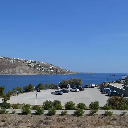 Yellow Mykonos オルノス